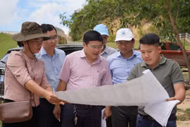 Kiểm tra tiến độ các dự án đầu tư tại 5 xã: Đề Gi, Phù Mỹ Tây, Phù Cát, Hòa Hội và Hội Sơn. 