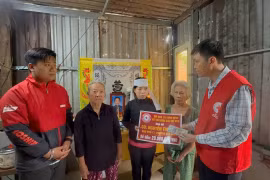 Hội Chữ thập đỏ tỉnh Gia Lai trao 20 triệu đồng cho gia đình nạn nhân tử vong do tai nạn