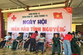 Gần 200 cán bộ, chiến sĩ Đoàn Kinh tế - Quốc phòng 74 hiến máu tình nguyện