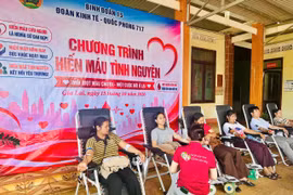 Gần 100 cán bộ, người lao động Đoàn Kinh tế - Quốc phòng 717 hiến máu tình nguyện