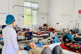 Cục An toàn thực phẩm yêu cầu khẩn trương điều tra vụ nghi ngộ độc bánh mì tại Gia Lai
