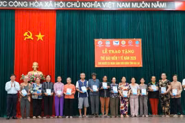 Gia Lai trao 331 thẻ BHYT cho người dân có hoàn cảnh khó khăn 
