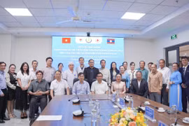 Đoàn công tác Sở Y tế tỉnh Attapeu trao đổi kinh nghiệm tại Bệnh viện Hùng Vương Gia Lai