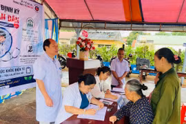Trung tâm Y tế Đức Cơ ra quân khám sức khỏe định kỳ miễn phí cho người dân 3 xã biên giới