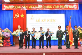 Gia Lai phổ biến quy định tên kỷ niệm chương và quy định tặng kỷ niệm chương