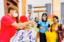 Tháng cao điểm “Vì người nghèo” năm 2026 được triển khai nhằm tiếp tục phát huy tinh thần tương thân, tương ái, huy động cộng đồng trong chăm lo người nghèo, góp phần thực hiện mục tiêu giảm nghèo bền vững. Ảnh: Như Nguyện