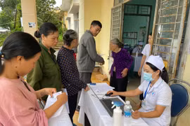 Gần 4.000 người dân xã biên giới Ia Nan được khám sức khỏe định kỳ miễn phí