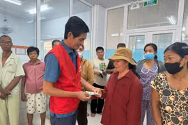 Hàng trăm suất quà tiếp sức bệnh nhân nghèo tại Gia Lai mùa Vu Lan