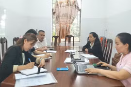 Đoàn giám sát hỗ trợ công tác truyền thông y tế tại Trạm Y tế xã Chư Pưh.