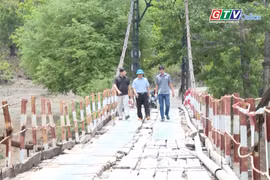 Gia Lai: Kiểm tra cầu treo để đảm bảo an toàn trong mùa mưa lũ 