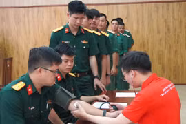 Bộ đội hiến hơn 100 đơn vị máu cứu người