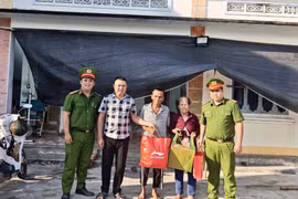 Công an xã Bình Hiệp (tỉnh Gia Lai) đưa người đàn ông đi lạc hơn 40 km trở về với gia đình.
