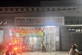 Khởi tố đối tượng đâm bạn gái tử vong tại phòng trọ ở xã Tây Sơn.