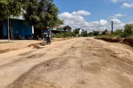 Tỉnh Gia Lai sẽ triển khai sửa chữa, hoàn trả các tuyến đường hư hỏng do chở vật liệu phục vụ dự án sân bay Phù Cát.