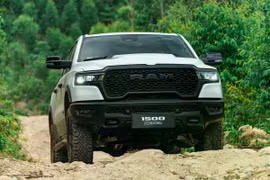 Ram 1500 chính thức trở lại Việt Nam, giá từ 3,749 tỷ đồng, mạnh tới 540 mã lực