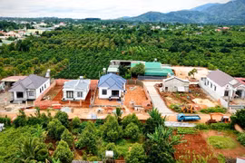 Rời vùng sạt lở, dựng cuộc sống mới