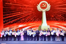 Giải tập thể