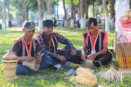 Ia Pết giữ gìn, phát huy nghề đan lát truyền thống