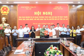 Lãnh đạo Văn phòng Tỉnh ủy Gia Lai và Công an tỉnh hoàn thành ký kết biên bản bàn giao nhiệm vụ