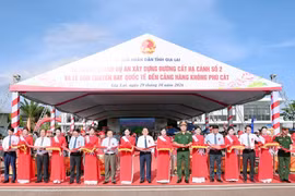 Khánh thành đường cất hạ cánh số 2 Cảng hàng không Phù Cát và đón chuyến bay charter từ Macau (Trung Quốc)