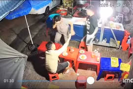 Công an vào cuộc vụ cụ bà bị thanh niên hành hung trong quán ăn ở Quy Nhơn.