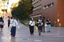 Australia siết thị thực du học, ngăn chuyển trường để kéo dài lưu trú