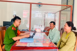 Công an phường Tam Quan giúp người dân nhận lại 150 triệu đồng chuyển nhầm.