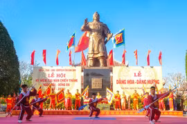Nhân dân luôn kính ngưỡng anh hùng dân tộc
