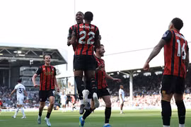 Bournemouth gây bất ngờ lớn ở giải Ngoại hạng Anh