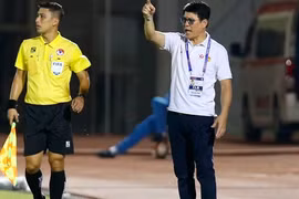 Ông Vũ Tiến Thành làm HLV tạm quyền CLB Ninh Bình, bầu Đức gật đầu