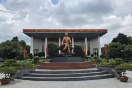 Giữ cho lòng mình luôn 'trong' như suối nguồn đạo đức Hồ Chí Minh