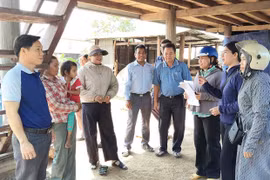 Mùa thu hoạch nông sản và câu chuyện giữ chân học sinh