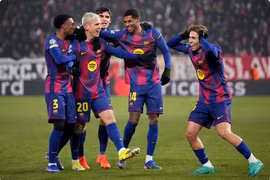 Ngược dòng kịch tính, Barcelona thắng đậm Slavia Prague