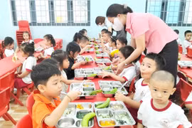 Xem xét gỡ vướng thăng hạng cho giáo viên