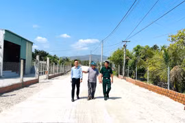 Những con đường “Ý Đảng - Lòng Dân”