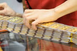Giá vàng đang 'test đáy', đừng hoảng loạn bán tháo