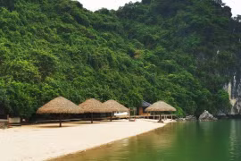 Bãi biển ít người biết tới ở Việt Nam vào top 100 đẹp nhất thế giới