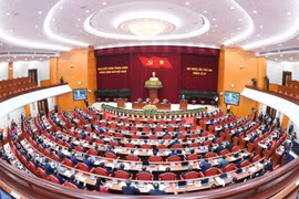 Công tác chính trị, tư tưởng “đi trước - mở đường” trong sự nghiệp xây dựng và bảo vệ Tổ quốc.