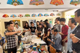 "Tuổi tác chỉ là con số" bên những gam màu sáng tạo