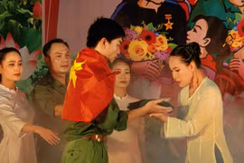Lắng đọng chương trình nghệ thuật tri ân các anh hùng liệt sĩ.
