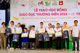 Lễ trao học bổng tiếp sức đến trường cho con của người lao động có hoàn cảnh khó khăn là hoạt động thường niên của doanh nghiệp. Ảnh: Nguyễn Muội