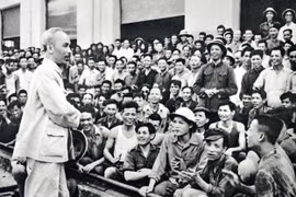 Từ học tập đến thực hành - bước phát triển mới trong vận dụng tư tưởng Hồ Chí Minh.