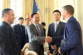 Chủ tịch UBND tỉnh Gia Lai Phạm Anh Tuấn làm việc với chính quyền đô thị TP. Caen (Cộng hòa Pháp)