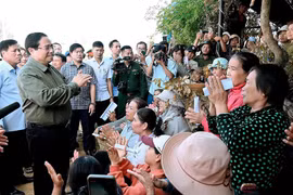 Thần tốc vì mái ấm cho người dân vùng lũ
