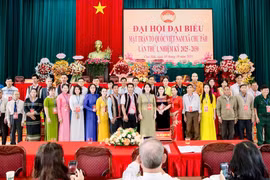 Các ủy viên Ủy ban MTTQ Việt Nam xã Chư Păh nhiệm kỳ 2025-2030 ra mắt Đại hội. Ảnh: P.D