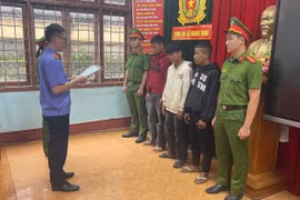 Nhóm 3 "quái xế" ở làng Bông Hiot, xã Mang Yang bị khởi tố vì hành vi tụ tập xe máy nẹt pô, bốc đầu, gây mất an ninh trật tự.