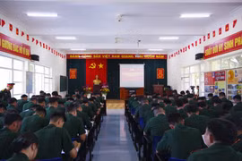 Trung đoàn Thông tin 29 kiểm tra kết quả giáo dục chính trị, pháp luật năm 2026