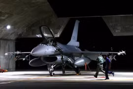 Đài Loan tiếp nhận 2 tiêm kích F-16V đầu tiên