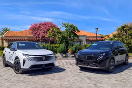 Bộ đôi xe Peugeot 3008 và 5008 mới có giá bán từ 1,2 tỷ đồng tại Việt Nam