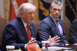 Iran nhắc tới 12 tỉ USD; ông Donald Trump cứng rắn
